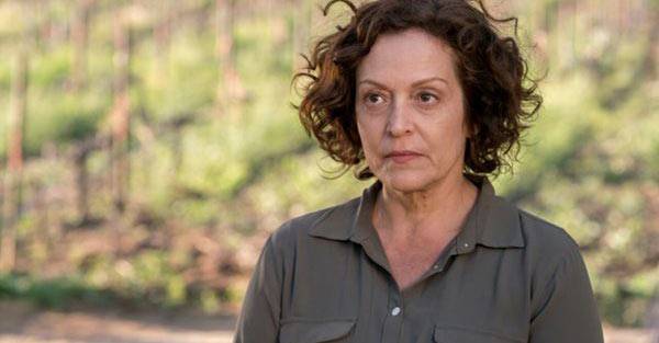 Fear The Walking Dead Recap Everyone Becomes an Unhinged Maniac In the Midseason Finale Fear The Walking Dead Recap Everyone Becomes an Unhinged Maniac In the Midseason Finale